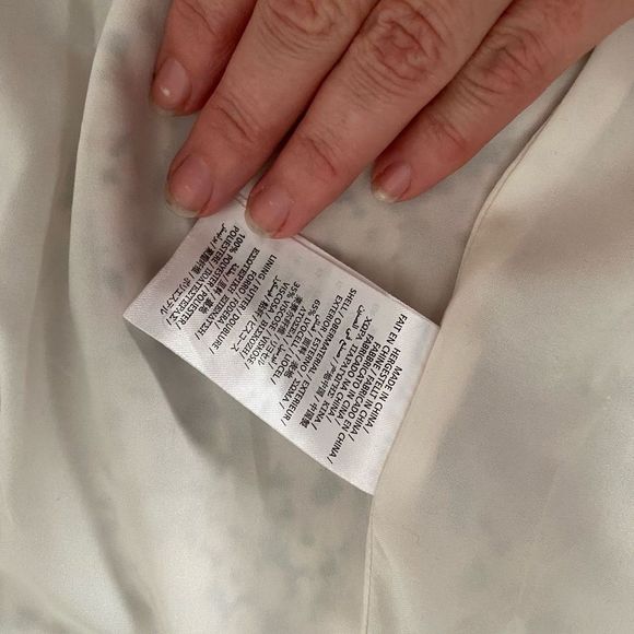 Gant Stretch Broadcloth Ditzy Flower Navy and Pink Wrap Skirt Size 6, MSRP $185 - Picture 11 of 16